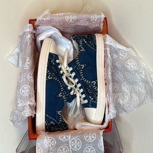 New Tory Burch Classic Court Canvas Women’s Shoes, Navy Bandana & White, sz 9.5